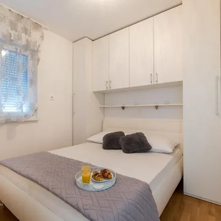 Апартаменты Apartman Dela *