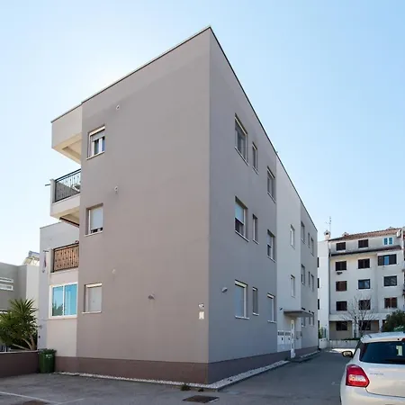 Апартаменты Apartman Dela *