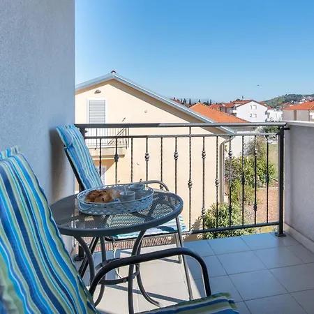 Apartman Dela Трогир