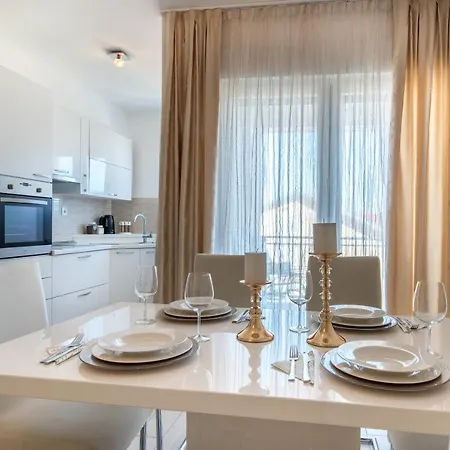 Апартаменты Apartman Dela Трогир