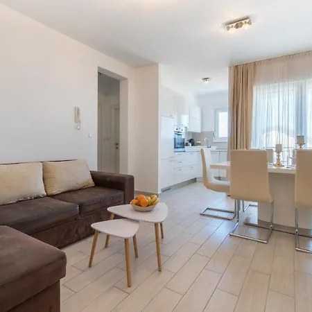 Apartman Dela Апартаменты *